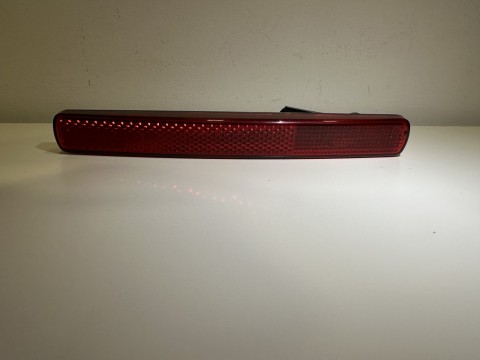 ASTON MARTIN V8 VANTAGE REAR LEFT OUTER BUMPER REFLECTOR